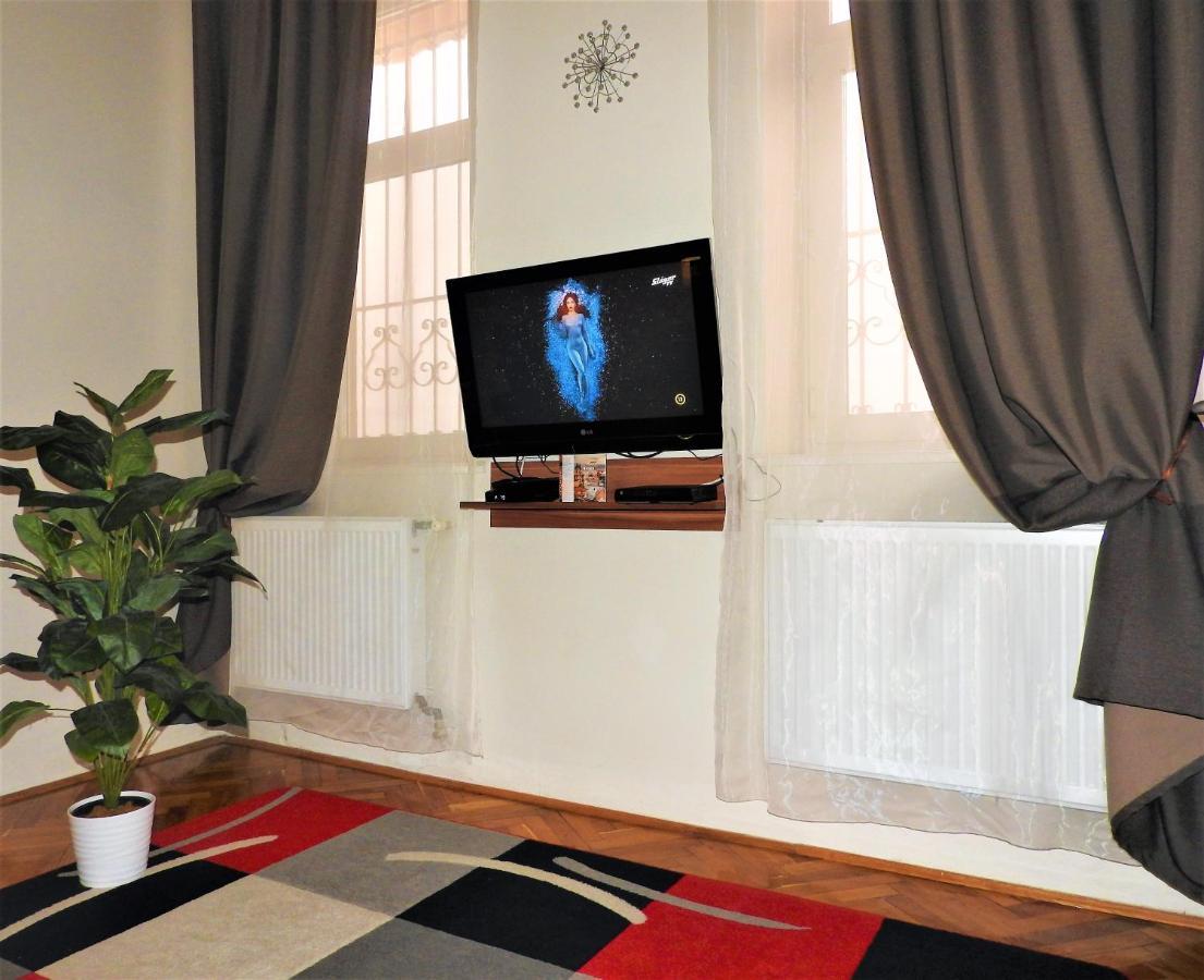 Nóra Stúdió Apartman - Eger Apartamento Exterior foto