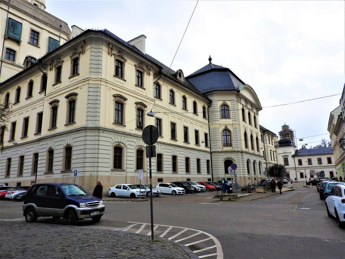 Nóra Stúdió Apartman - Eger Apartamento Exterior foto