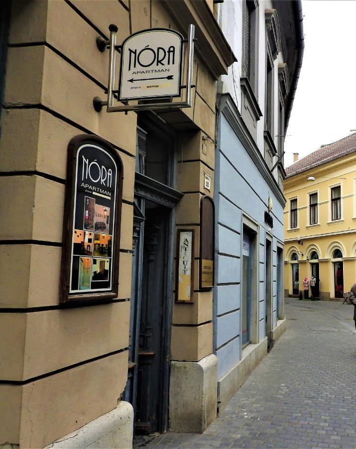 Nóra Stúdió Apartman - Eger Apartamento Exterior foto