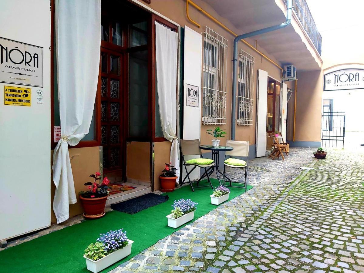 Nóra Stúdió Apartman - Eger Apartamento Exterior foto